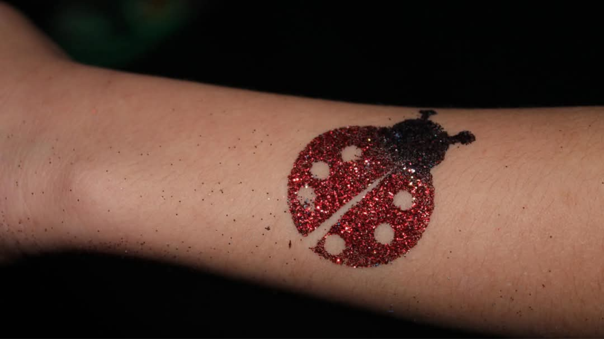 Vrijwilligersacademie: Workshop glittertattoos 